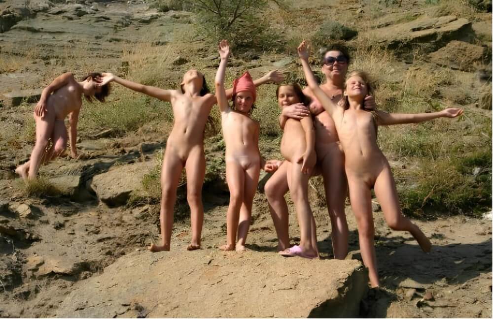 Nudism in a sunny day pics - Im also interested in naturism, but I have no experience yet