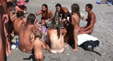 The vast oceanfront 1 Full HD video - Nudism promotes respect for the environment