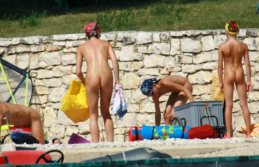 Sporty and Athletic Sands gallery - Nudism promotes personal freedom