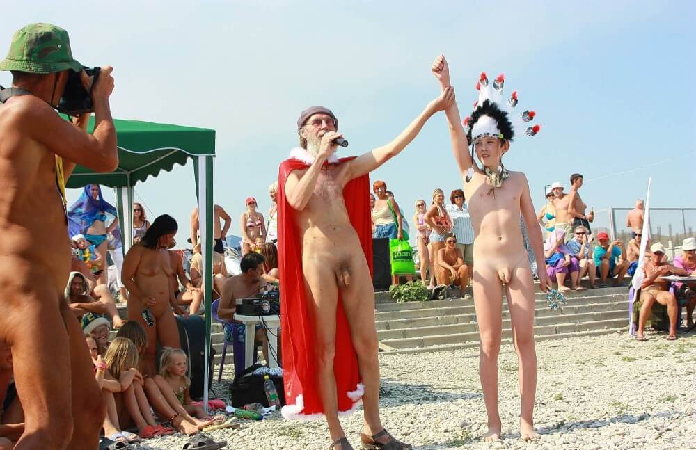 Native Headdress Dance pics - Naturism Is Not a Sect