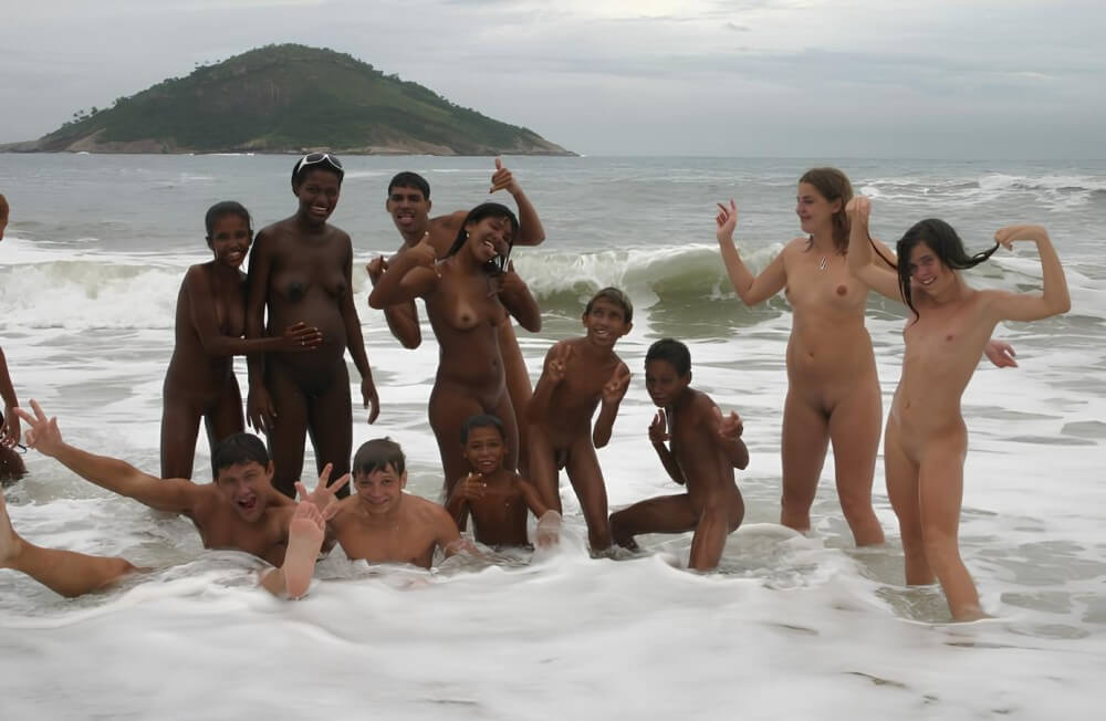 Photo nudism in Brazil - The worship of the naked body