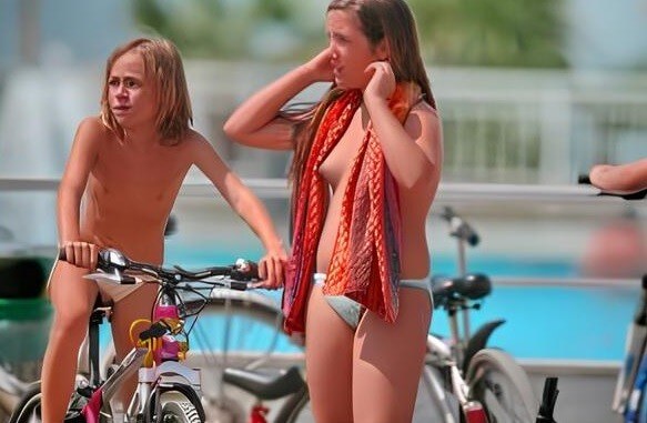 Water Locations Photo Set 3 - Freedom and harmony in the practice of nudism and the naturist movement