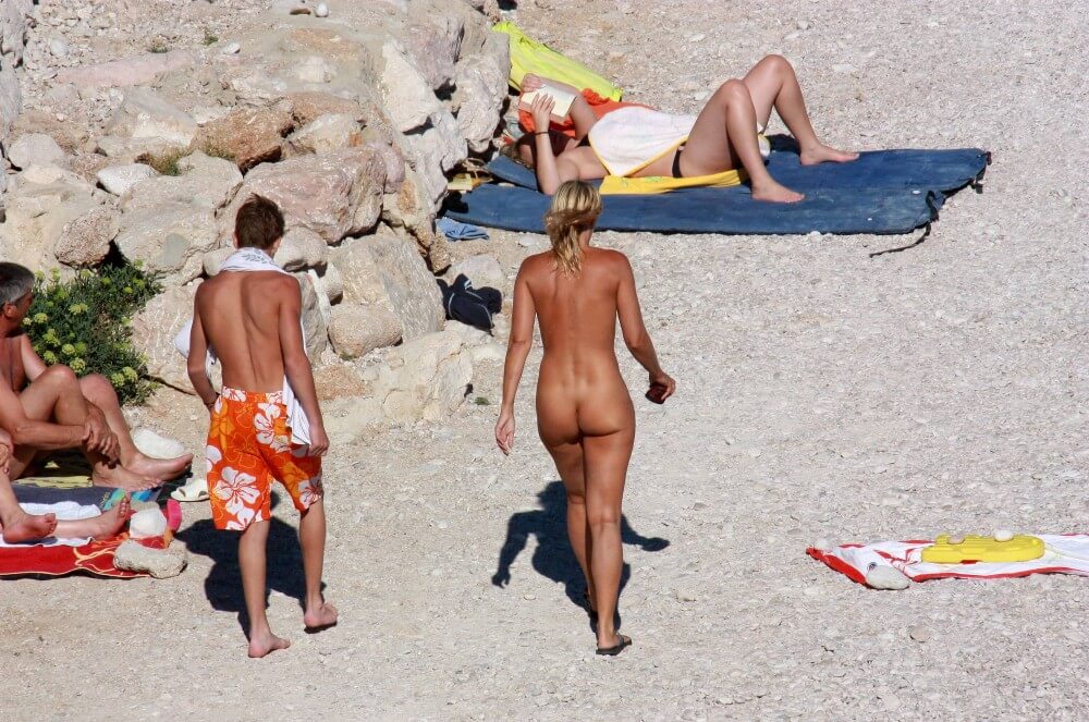 European Beach Entrance pics - Nature provides inspiration and energy for the lives of naturists