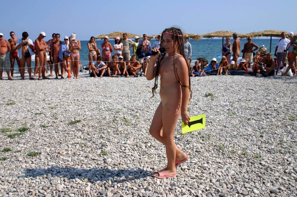 Naturist Mic Speech photos - Nudism helps to overcome shyness and insecurities