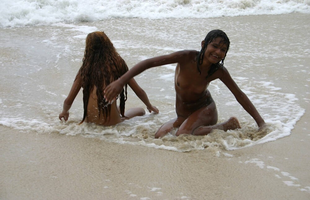 Brazilian Sand Playground pics - Physical freedom is important to many nudists