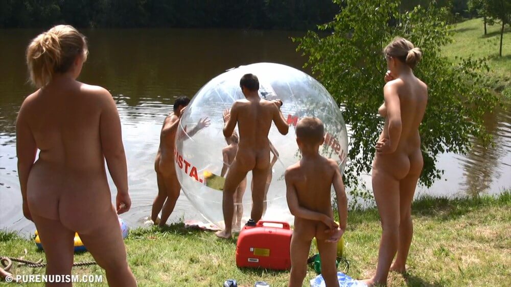 Aqua Nude Relaxation Full HD - There are many political figures among the movements supporters