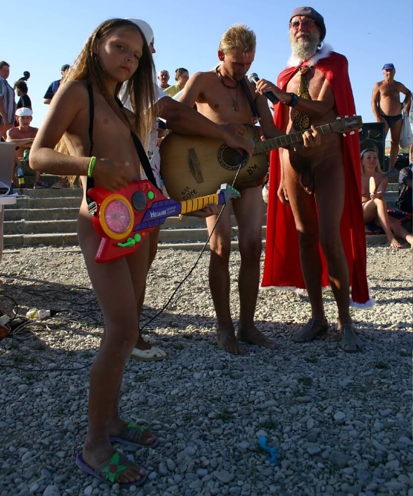 Naturist Beach Contests photos - Nudism teaches us to appreciate the present moment