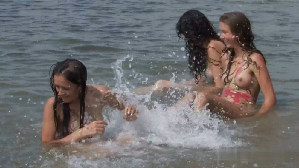 Body Art At Nudist Beach - Nudism helps people accept themselves