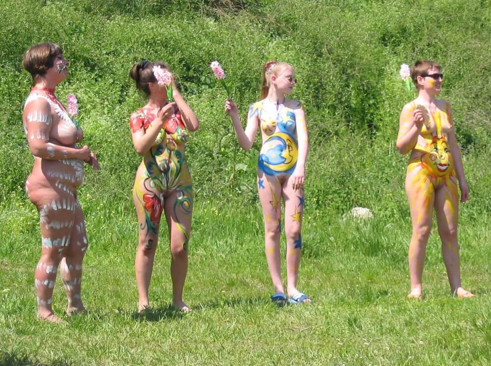Family String-Apple Game Pics - Nudity helps us better understand ourselves and the world around us
