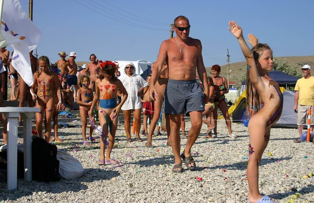 Beach Time Talent Show pics - Nudism supports personal freedom and individuality