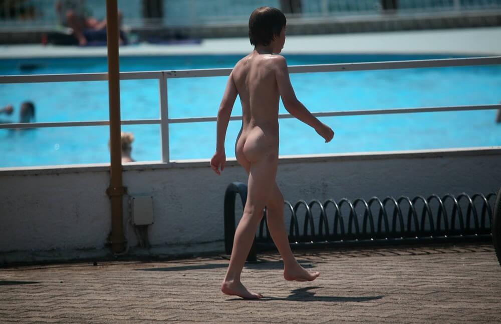 Grassy Patio Nature Hike - Freedom as the core principle of naturism