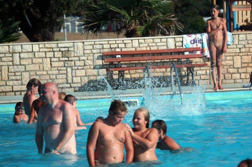 Naturist Pool Girls Profile pics - Naturism teaches us to accept differences and imperfections without shame or insecurities