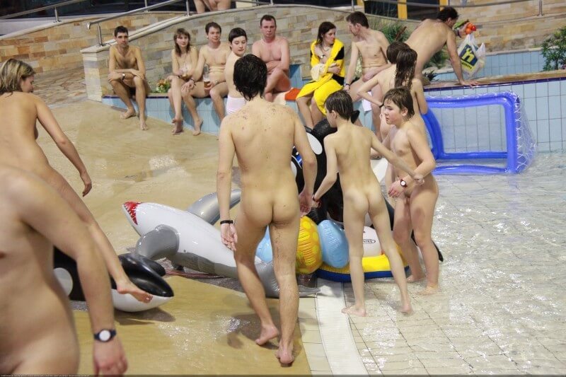 Pool day celebration Big gallery - Freedom as the core principle of naturism