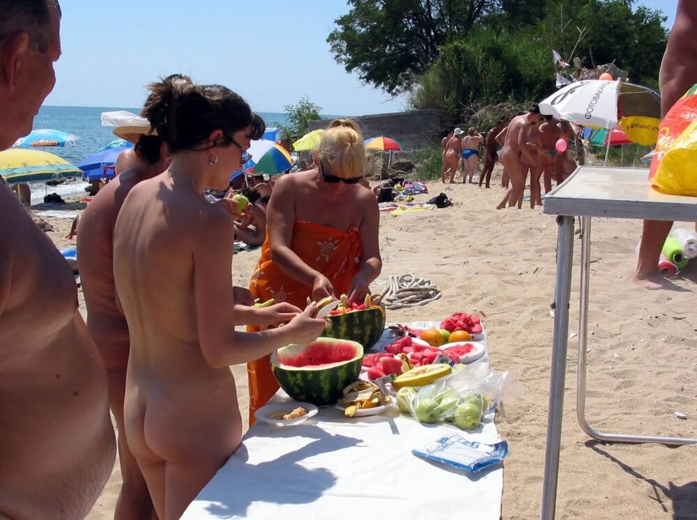Bulgarian Nude Day Preps pics - Nudism is based on human nature