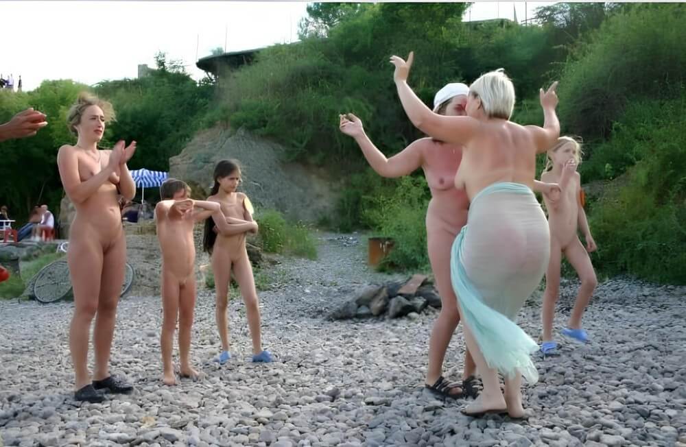 Dances on a beach pics - It is a way to get closer to nature and its rhythms