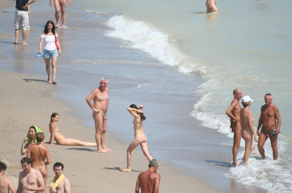Costinesti Beach Groups pics - Nature provides strength and energy