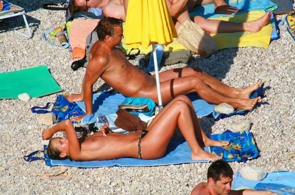 Ula FKK Bikini Couples Day pics - Mutual respect as an important part of the naturist community