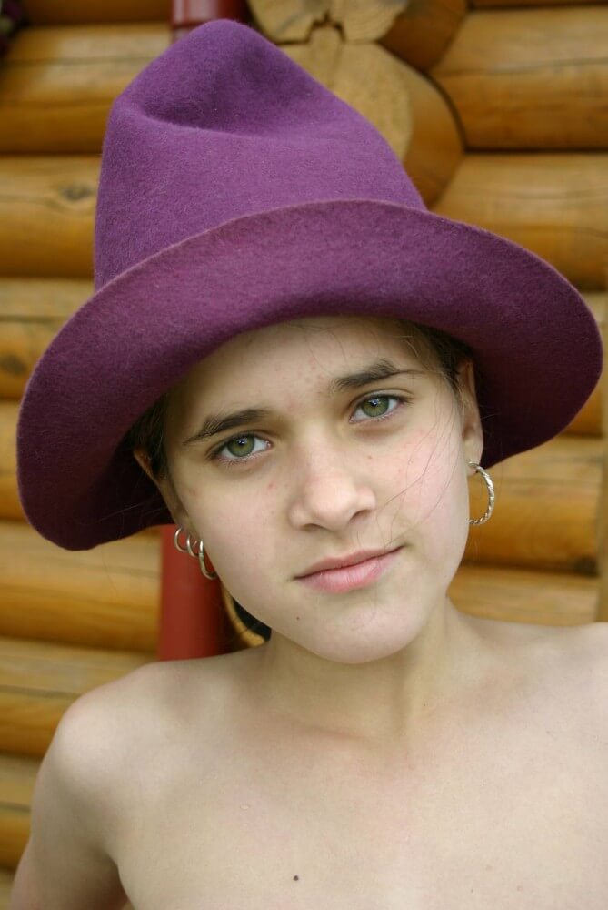 Cabin Reflections nudism pics - This practice of going nude was embraced by the highest ranks of the aristocracy