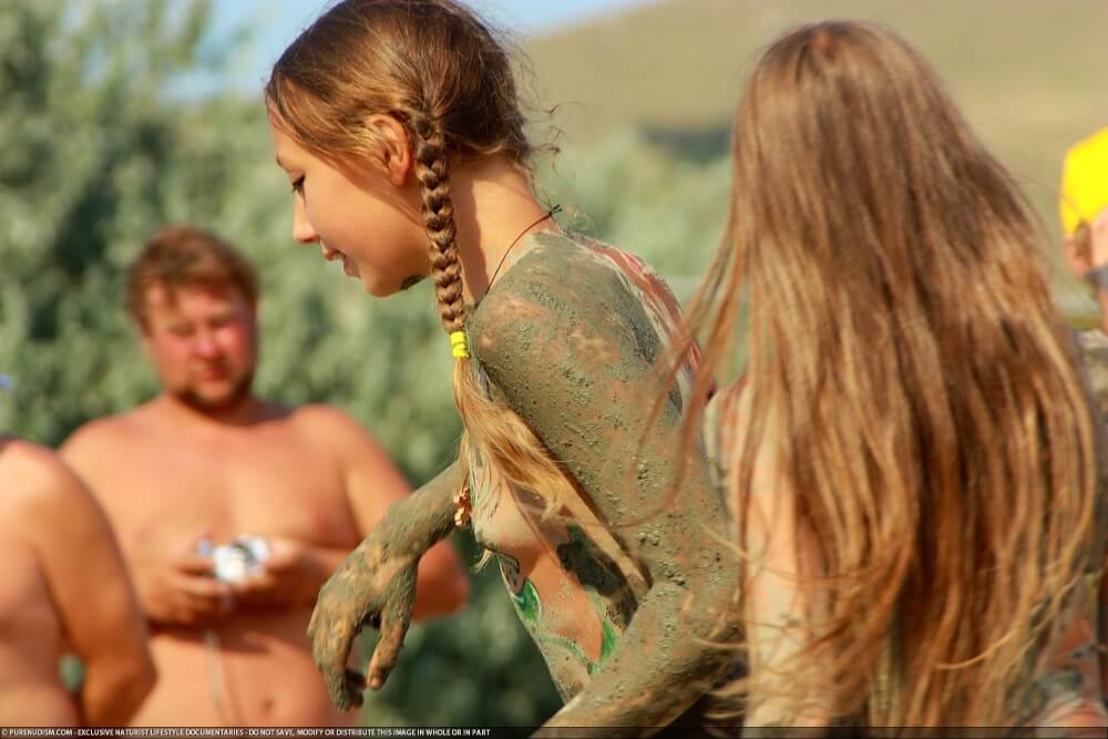 Premium Content # 36 - Nudism reduces self-consciousness