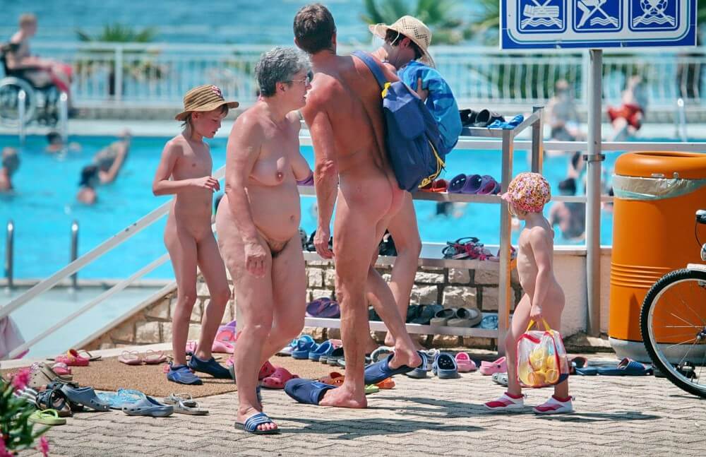 Family Poolside Grouping pics - Accepting oneself fully is the foundation of naturism