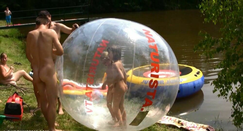 Daytime Family Picnic Full HD - Joy and pleasure are part of the nudist experience
