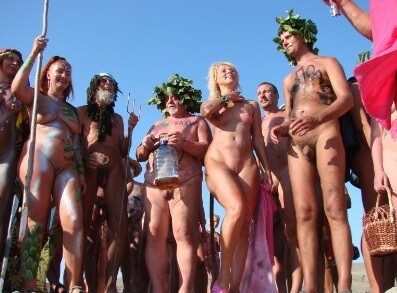 Nudism Beach Day photos - Support and mutual understanding are important in the nudism movement