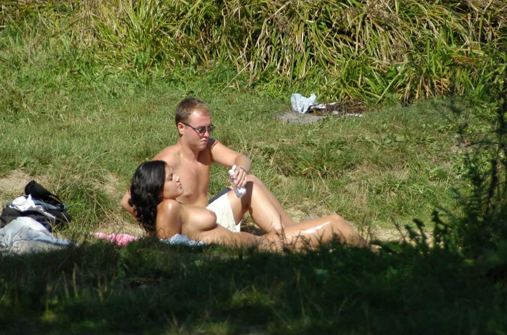 Photo Shoot Observation pics - Undressing is permissible only within ones own community