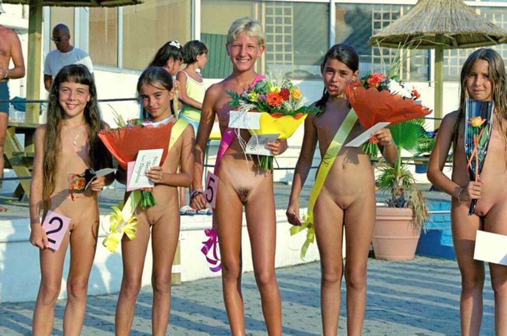 Beauty contest FR photos - Beautiful family nudism