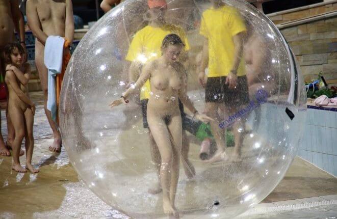 Holiday in the pool photos - Naturists value tranquility and peace