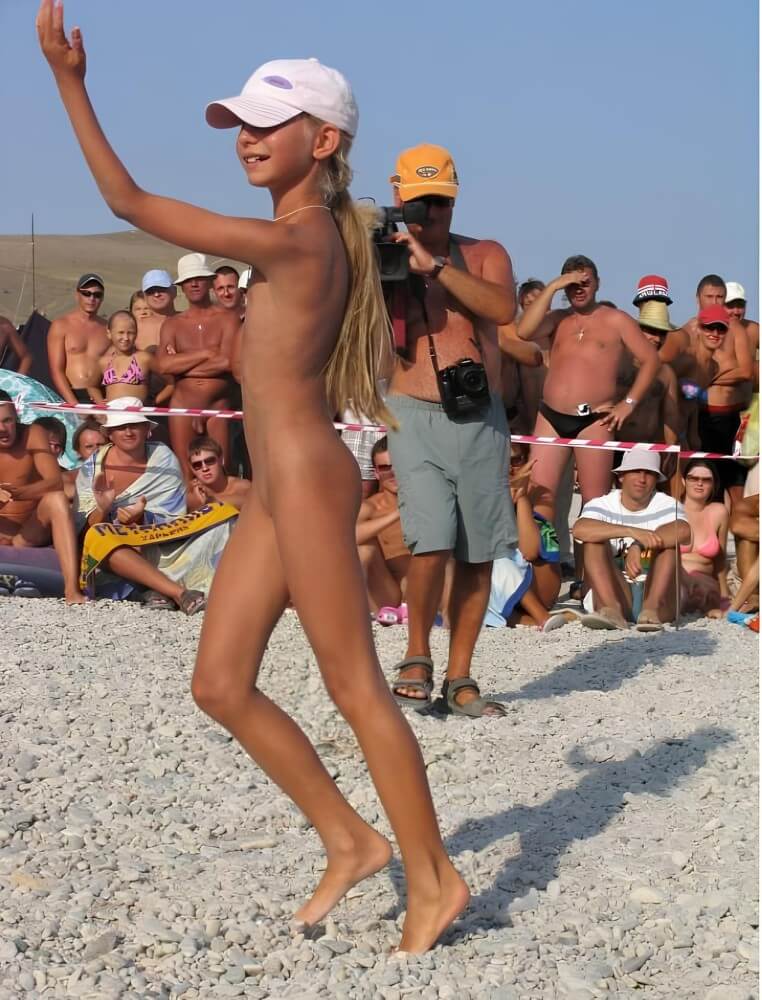Holiday of the Neptune photos - Nudism means fewer complexes