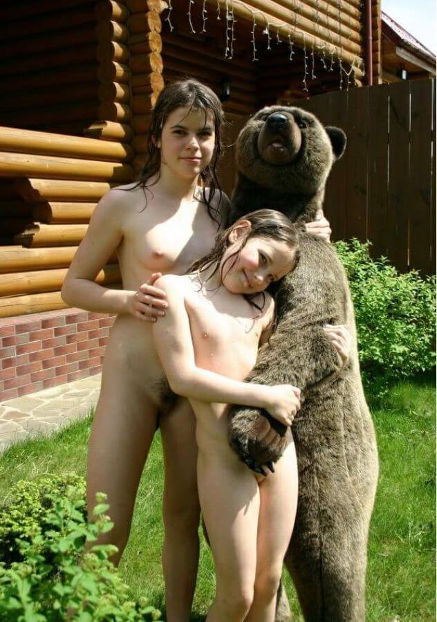 Naturism photo gallery # 57 - The Cult of Nudity Is Open to All