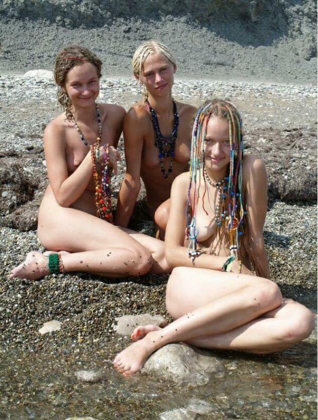 Naturism photo gallery # 49 - They value simplicity and naturalness, and encourage people not to feel self-conscious about being naked