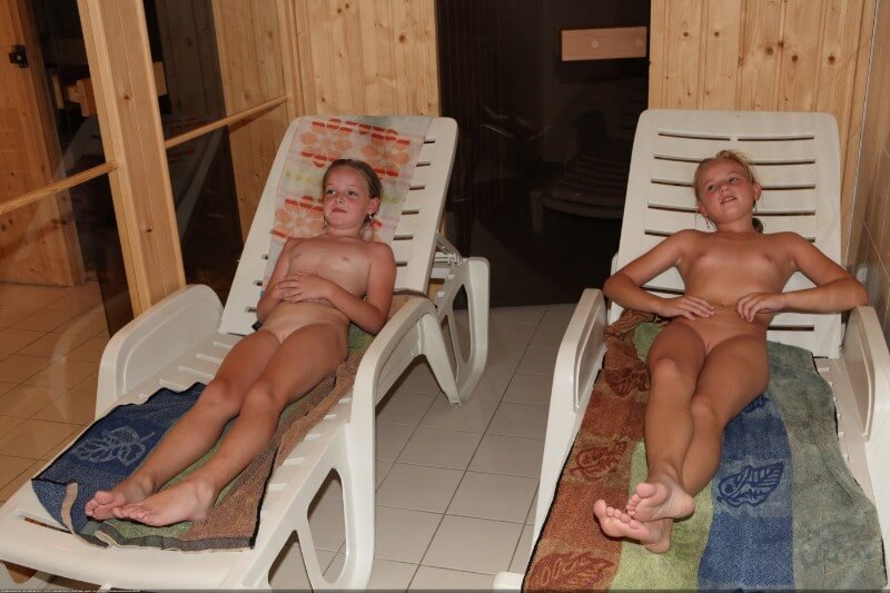 Record center relaxation photos - Share the philosophy of naturism