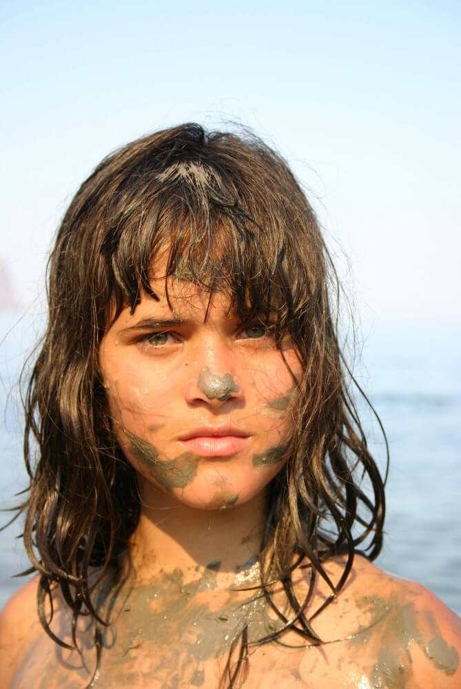 Courageous Naturist Girl pics - There are many politicians among nudists