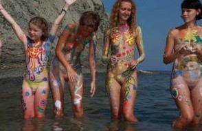 A Mediterranean Crag photos - Nudism strengthens friendships and mutual respect