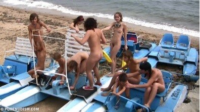 A group of naturists at sea - People seek unity with nature through naturist practices