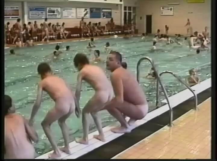 Helios Natura: Splish Splash Bares - Poor naked people and rich naked people in one place