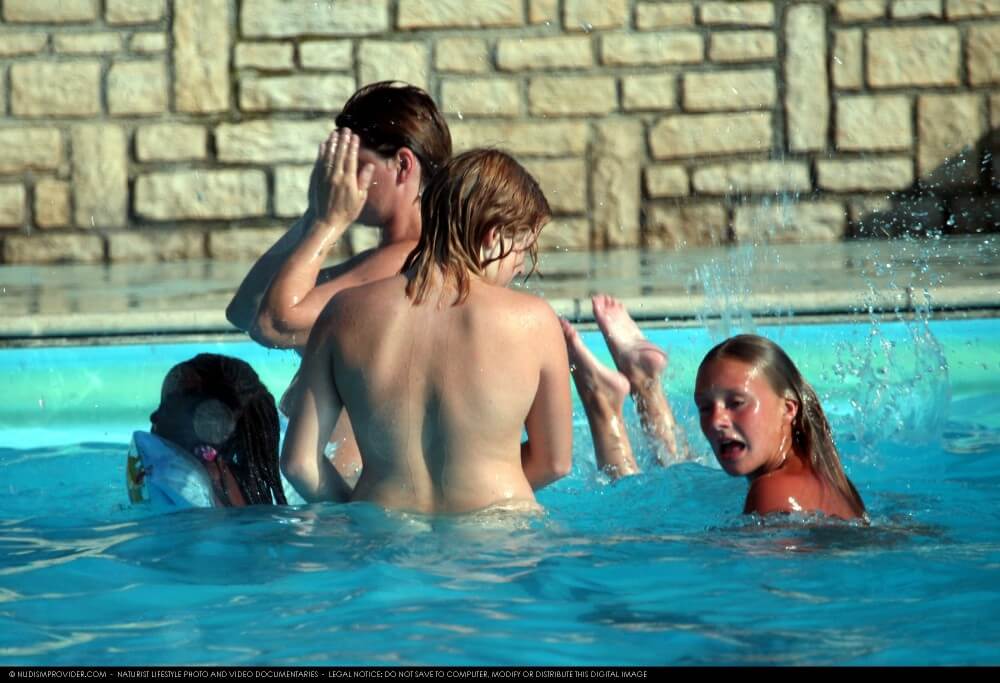 FKK water locations set 22 - Nudists only allowed