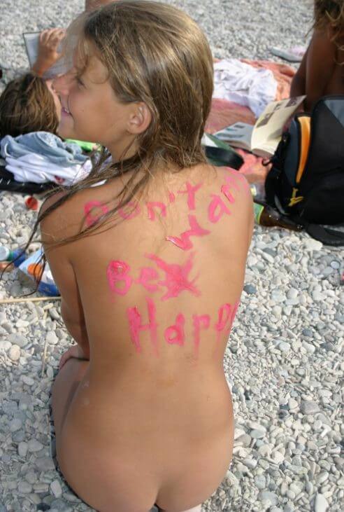 Osez vivre nu… Documentary naturism - Seeks harmony with the rhythms of nature and the environment through nudity